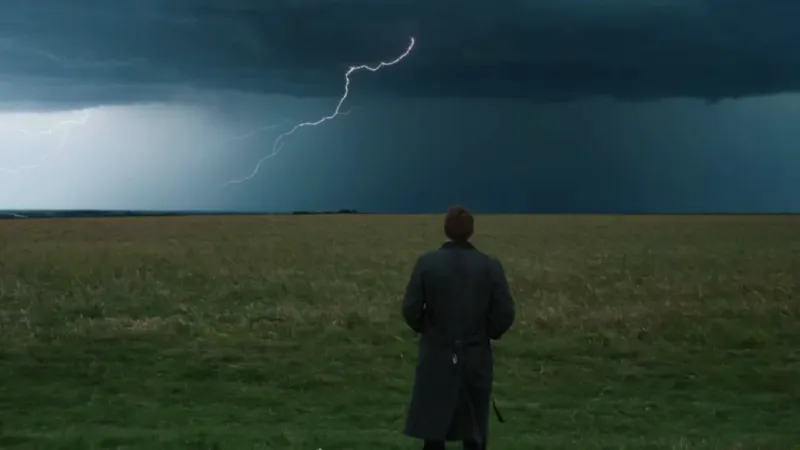 Hombre atrae un rayo con una cometa